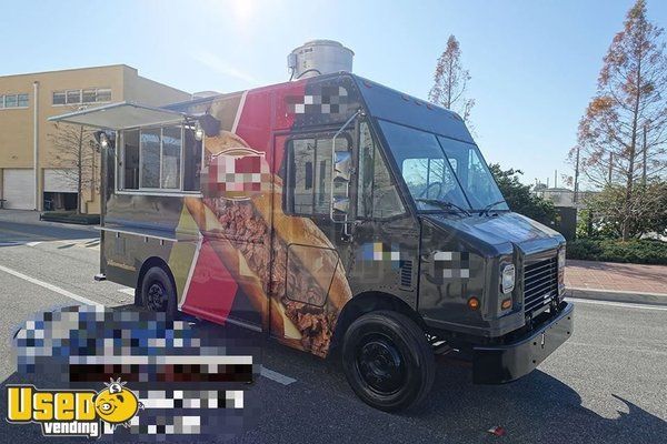 Marvelous 2004 Freightliner MT45 Diesel Food Truck / Used Mobile Kitchen