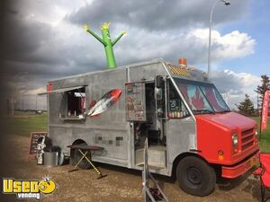 Solar-Powered Utilimaster Head-Turning Milkshake, Ice Cream & Malt Truck