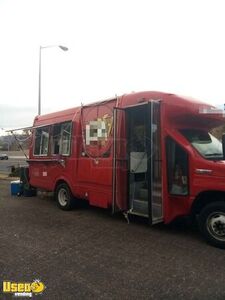 Spotlessly Clean 2008 Ford E-450 Food Truck / Commercial Mobile Kitchen