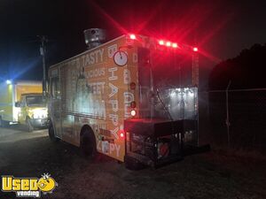 Versatile - 2002 Workhorse P42 Taco Food Truck with Fire Suppression System