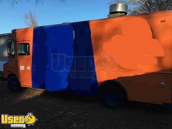 Slightly Used 16.5' Chevrolet P30 Step Van Food Truck w/ a Loaded 2019 Kitchen