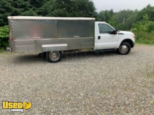 2016 26' F-350 Bostonian Body       Stretch       Canteen/Lunch Truck