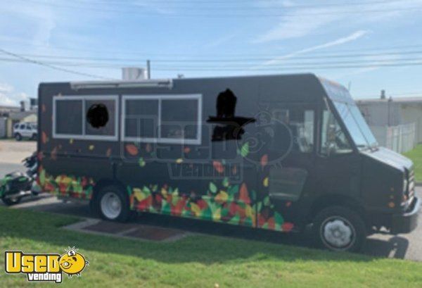 Fully-Loaded 2002 Diesel 26' Freightliner MT45 Food Truck Kitchen on Wheels