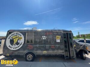 2003 - 25' Ford E-450 Pizza Vending Truck / Ready to Roll Pizzeria on Wheels