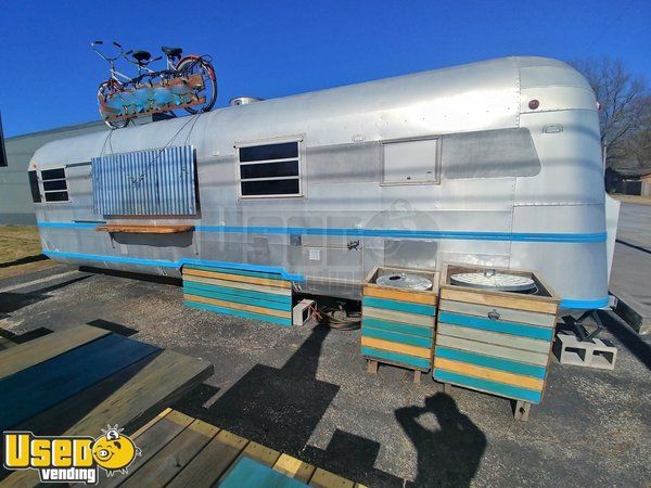 Vintage 1977 - 8.5' x 26' Airstream/Silver Streak Supreme Concession Trailer