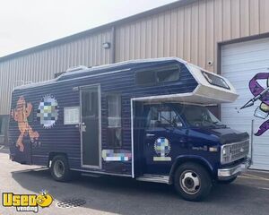 Vintage Chevrolet Mobile Street Food Vending Hot Dog Truck with Bathroom