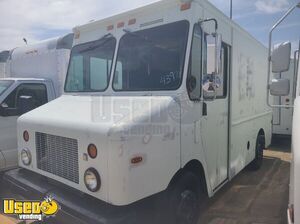 2004 21' Freightliner MT45 Empty Food Truck Shell / Step Van