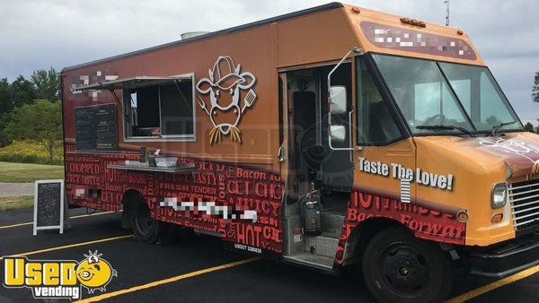 2005 Work Horse P30 26' Stepvan Kitchen Food Truck w/ Pro Fire Suppression