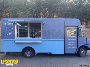 Fully Equipped 2005 Workhorse Coffee Truck / Turnkey Coffee Shop on Wheels