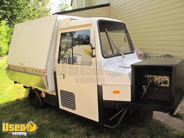 2001 - Cushman Truckster Mini Food Truck