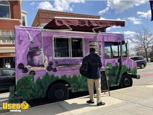 2004 Freightliner MT45 14' Diesel Food Truck / Commercial Mobile Kitchen