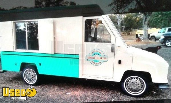 Very Clean 17.5' Utilimaster Step Van Shaved Ice Truck | Used Snowball Stand