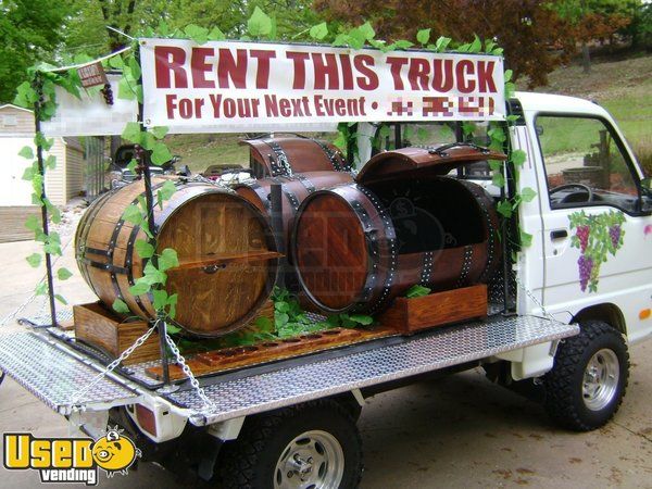 Very Unique and Eye-Catching Suzuki 4WD Used Mobile Wine Barrel Beverage Truck