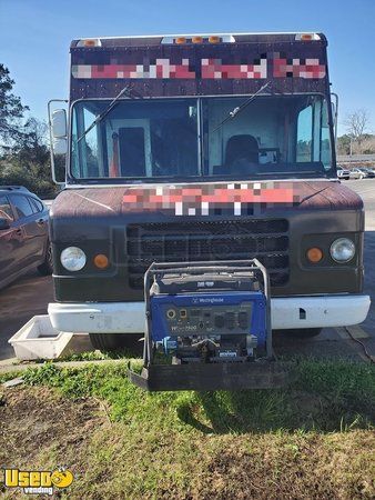 2003 - 28' Chevrolet Workhorse Diesel Step Van Kitchen Food Truck