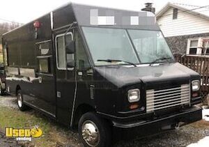 2016 18' Ford F59 Step Van Food Truck/ Mobile Kitchen Unit with Pro-Fire