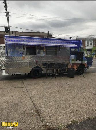 Rarely Used Chevrolet P30 Step Van Food Truck with Amazing Kitchen