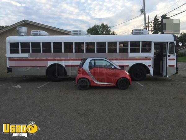 Chevy P30 Food Truck