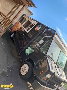 2002 Freightliner Diesel Step Van Kitchen Food Truck