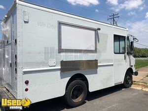 Fully-Loaded 2002 Workhorse P42 20' Diesel Step Van Kitchen Food Truck