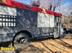 34' International 3800 Bustaurant Custom Built Barbecue Food Truck with Built-In Smokers