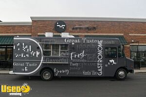 LOW MILES LIKE NEW- 2021 18' Ford F59 Morgan Olson Body Stepvan Food Truck w/ Pro-Fire Suppression