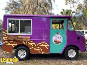 Eye-Catching Ford Step Van Multi-Purpose Food Truck / Mobile Vending Unit