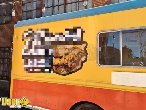 2003 Workhorse 27' Step Van Rolling Kitchen / Used Food Truck