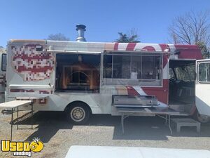 2001 Chevy Workhorse 27' Wood-Fired Diesel Pizza Truck / Mobile Pizzeria