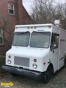 2003 - 21' Workhorse P42 Diesel Food Truck / Inspected Kitchen on Wheels