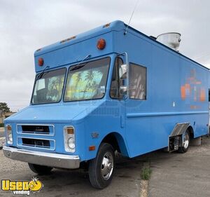 24' Chevrolet P30 Step Van Food Truck / Used Mobile Kitchen Unit