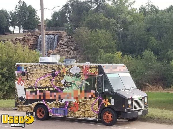 2006 Workhorse Utilimaster Step Van Kitchen Food Truck / Kitchen on Wheels