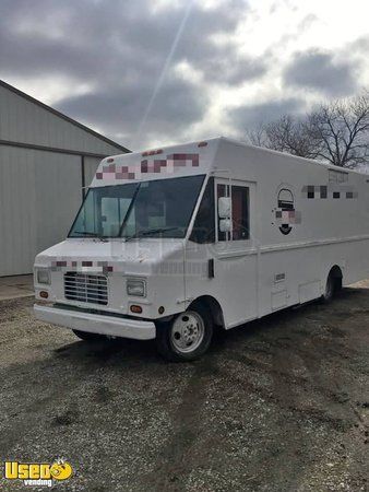 Chevy P30 Used Mobile Kitchen Food Truck