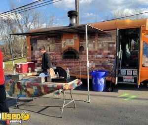 Custom Build - 2006 20' Ford Thomas E450 Mobile Wood Fired Pizza Truck