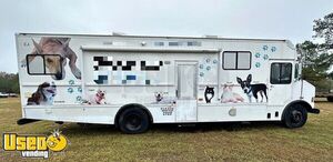 Used - International 1000 Step Van All-Purpose Food Truck with Bathroom
