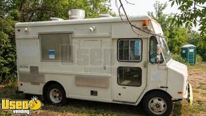 Chevrolet P30 20' All-Purpose Mobile Kitchen Food Truck w/ Pro Fire System