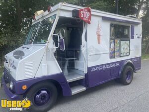 20' Ice Cream Truck with Rebuilt Motor & Transmission / Mobile Ice Cream Parlor