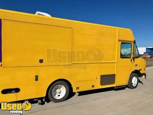 Loaded 2004 25' Freightliner MT45 Mobile Kitchen Food Truck w/ Pro Fire System