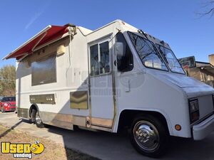 Well Equipped - 2000 Workhorse P30 All-Purpose Food Truck