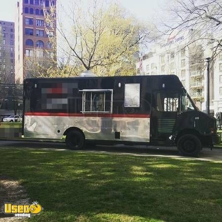 Freightliner Food Truck with Porch