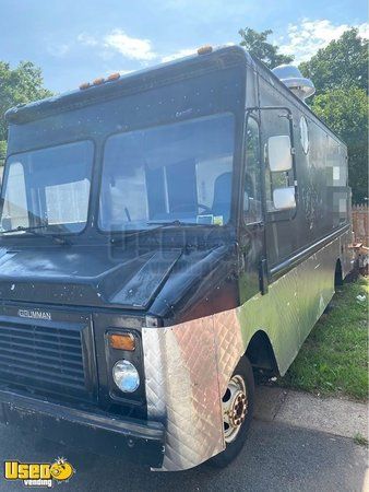 GMC P3500 Food Truck / Fully-Loaded Mobile Kitchen
