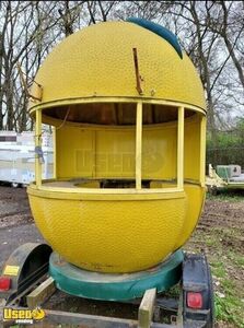 Vintage Retro-Style Trailer-Mounted Lemonade Concession Stand