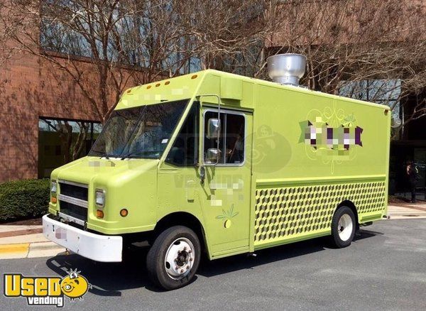 Used Diesel Freightliner Food Truck with Commercial Grade Kitchen Equipment