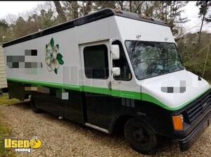 28' Chevrolet Step Van Food Vending Truck / Mobile Kitchen Concession Unit