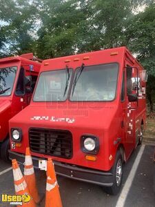 15' Ford Step Van Food Concession Truck / Ready to Roll Mobile Vending Unit