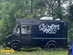 LOW MILES GMC P30 Step Van Street Food Truck / Used Mobile Kitchen Unit