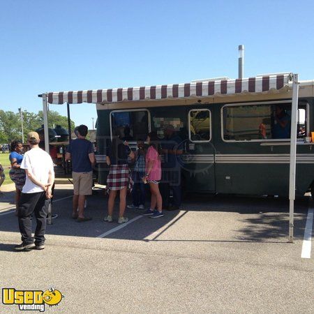 Mobilux Food Truck with Porch