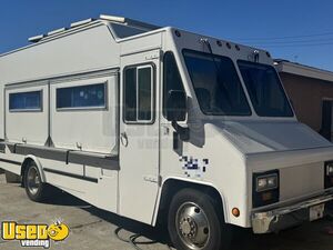 2001 Chevrolet Workhorse All-Purpose Food Truck with HCD Insignia + Pro Fire System