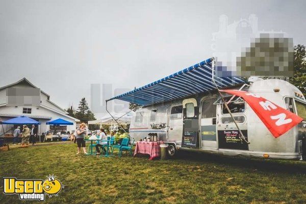 1978 - 31' x 7' Vintage Airstream Land Yacht Concession Trailer