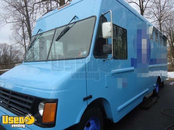 1995 - Chevy P30 Mobile Kitchen Food Truck