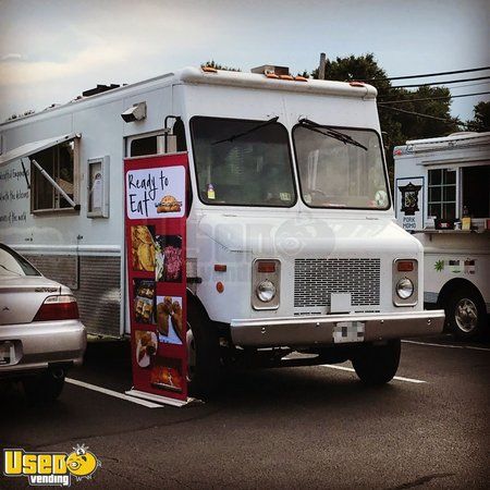 Very Reliable 2000 Workhorse 18' Diesel Step Van Kitchen Food Truck